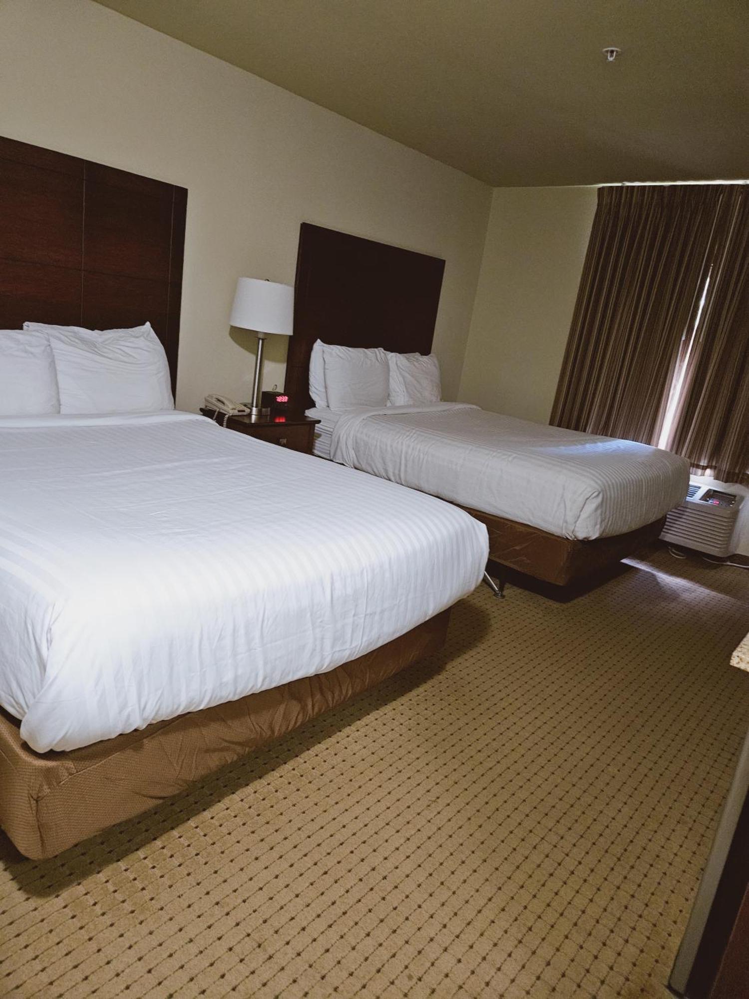 Cobblestone Inn & Suites - Bloomfield エクステリア 写真