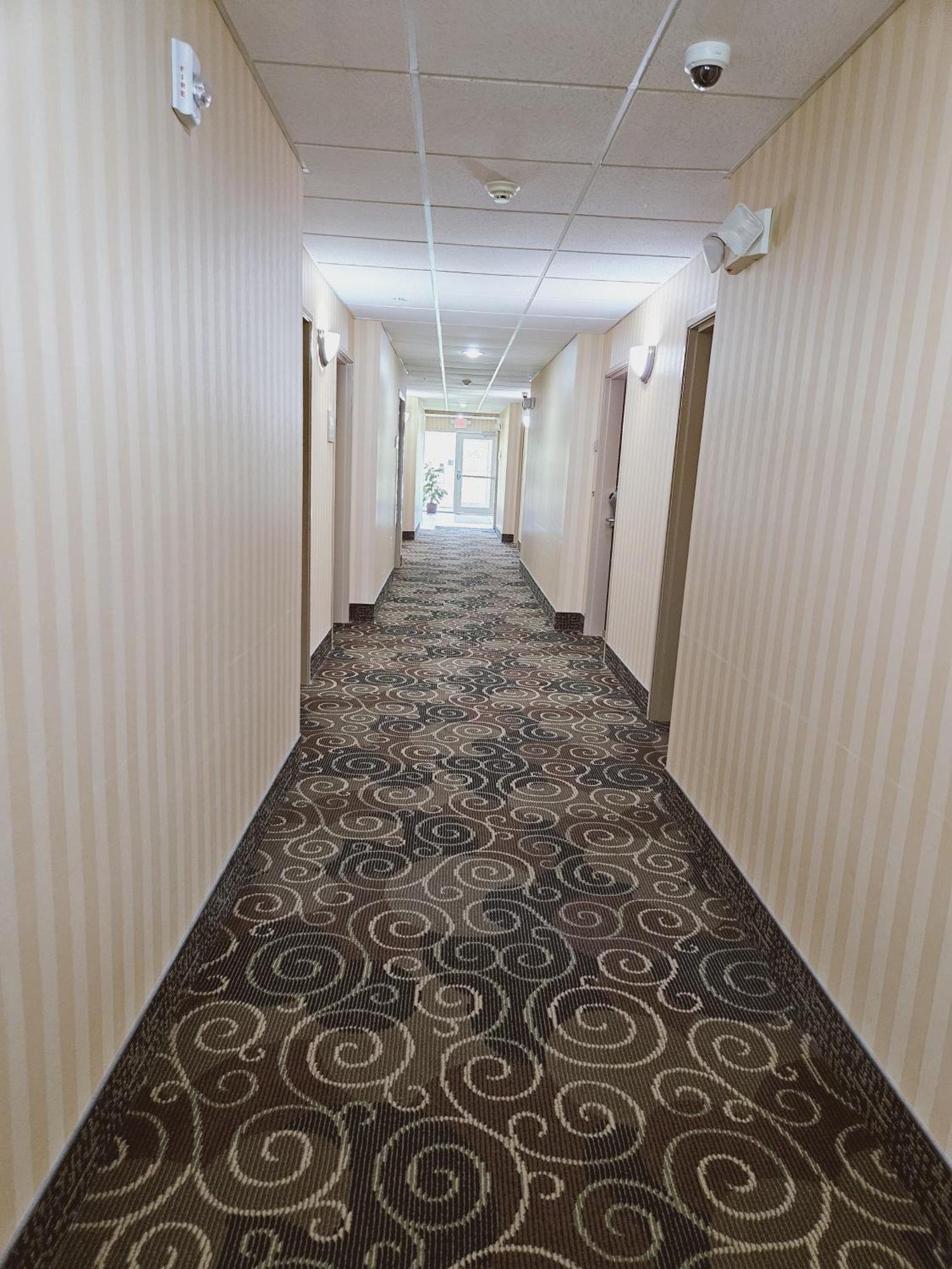 Cobblestone Inn & Suites - Bloomfield エクステリア 写真