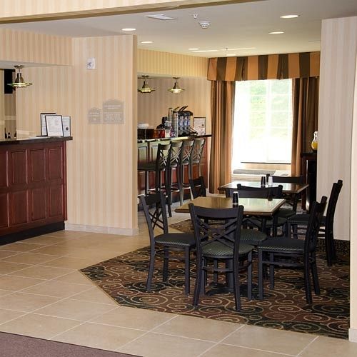 Cobblestone Inn & Suites - Bloomfield エクステリア 写真