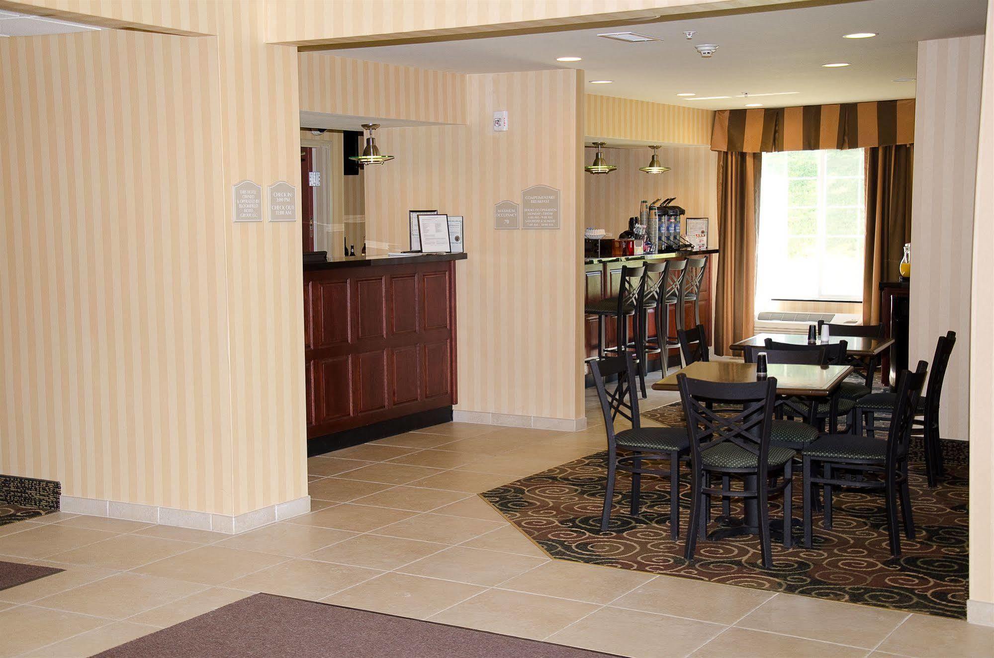 Cobblestone Inn & Suites - Bloomfield エクステリア 写真