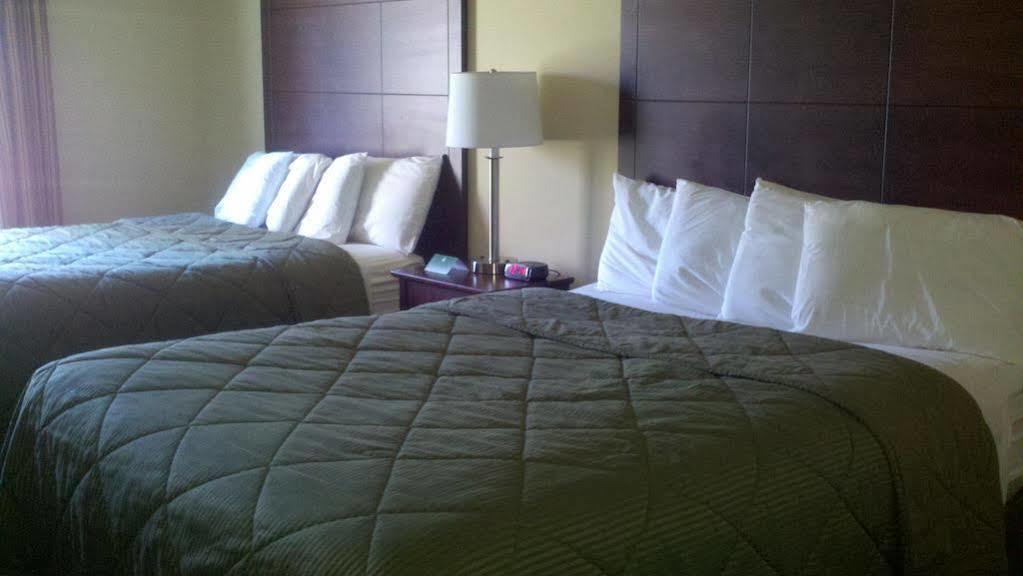 Cobblestone Inn & Suites - Bloomfield エクステリア 写真